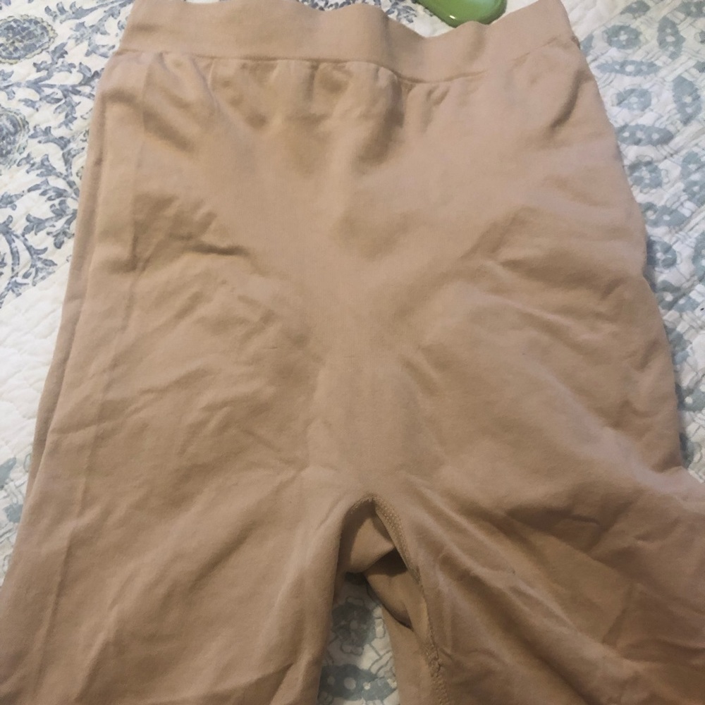 Spanks - Picture 3 of 5